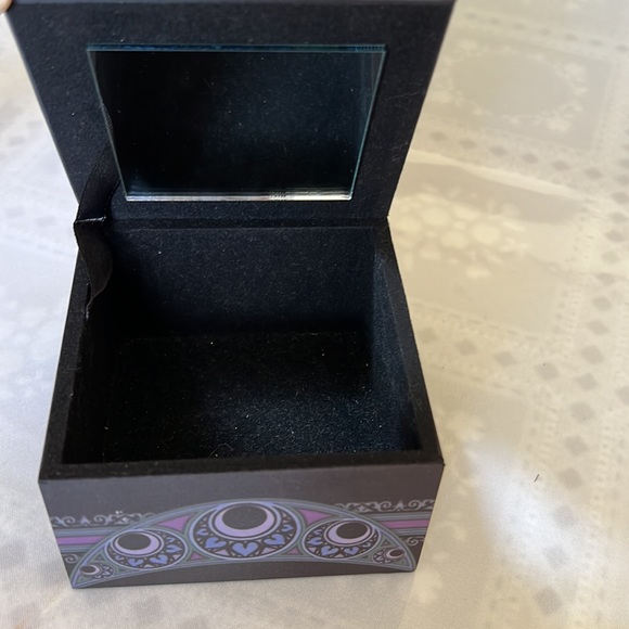 Jewelry box - Picture 3 of 6